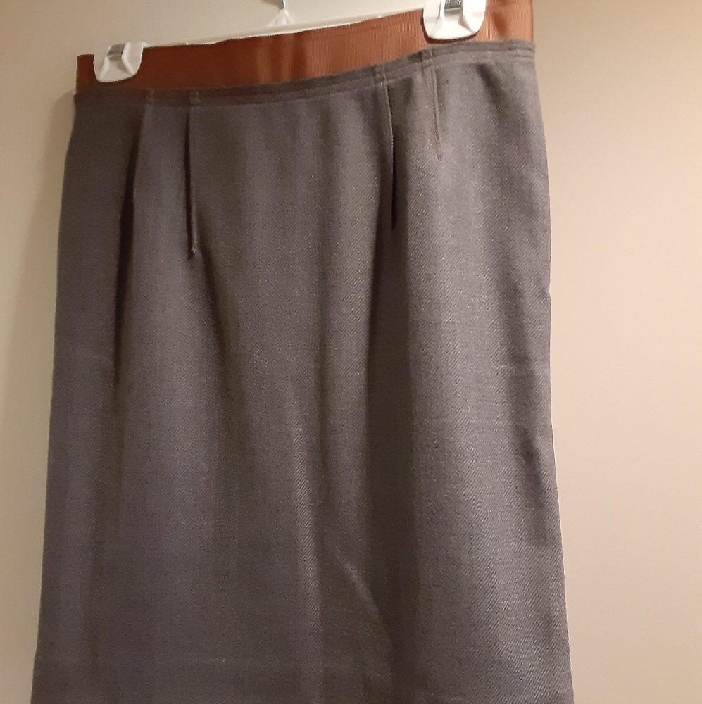 Gray and brown Ann Taylor Loft short skirt--
